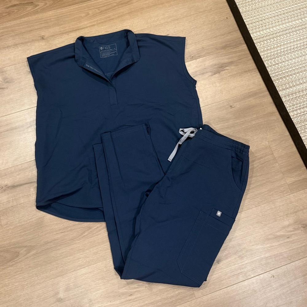 Figs Deep Blue Scrub Top